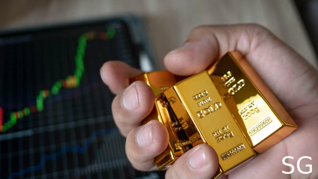 Gold Prices Ease Amid Dollar Strength and Trade Policy Uncertainty