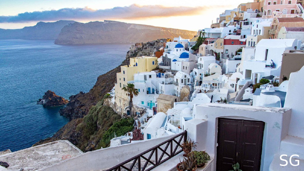 Greece Warns of Seismic Activity Near Santorini